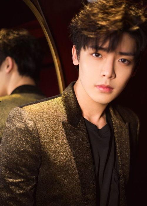 侯明昊娱乐爆料,揭秘娱乐圈幕后故事 第1张 侯明昊娱乐爆料,揭秘娱乐圈幕后故事 第1张