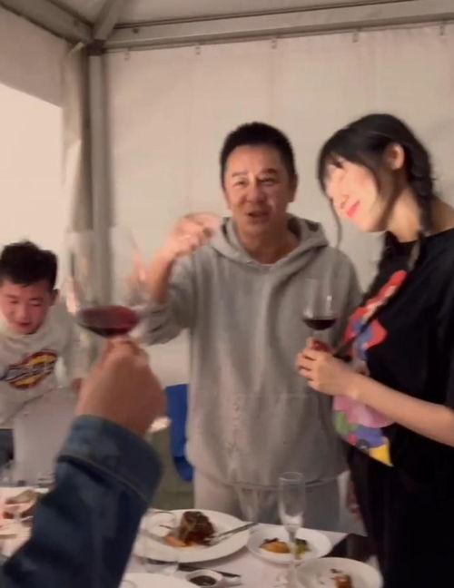 邹市明夫妇最新爆料视频,拳王背后的温馨瞬间 第3张 邹市明夫妇最新爆料视频,拳王背后的温馨瞬间 第3张